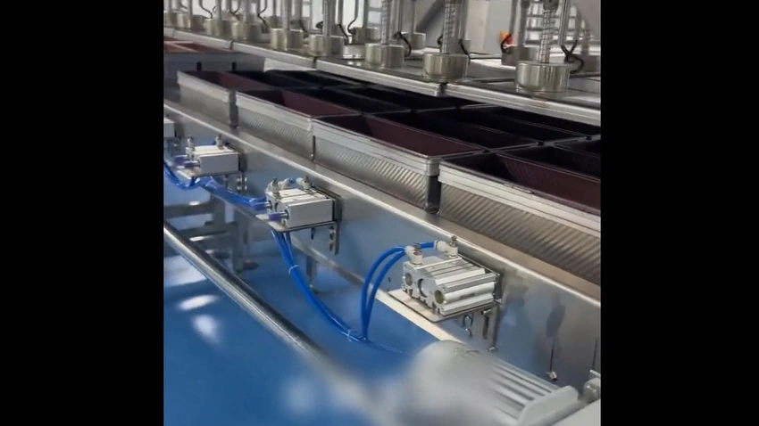 Pullman Loaf Pans Used in Automatic Bread Line